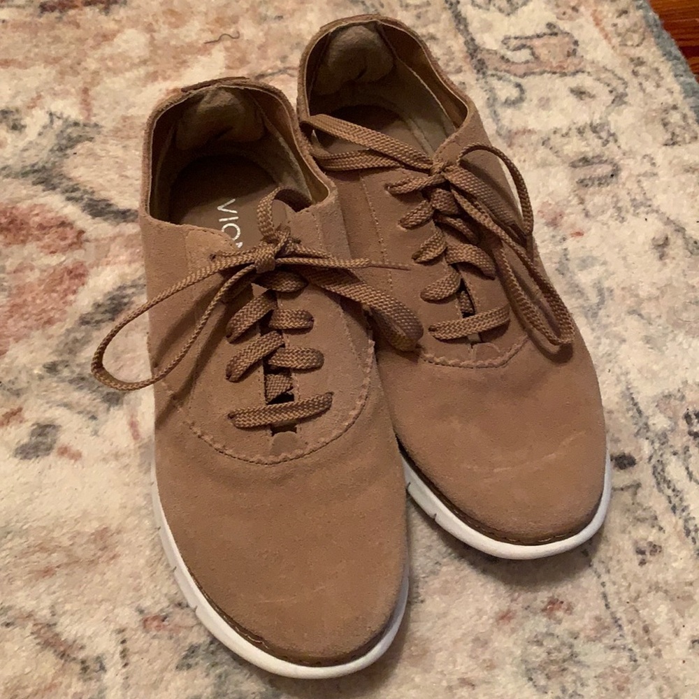 Vionic suede sneakers